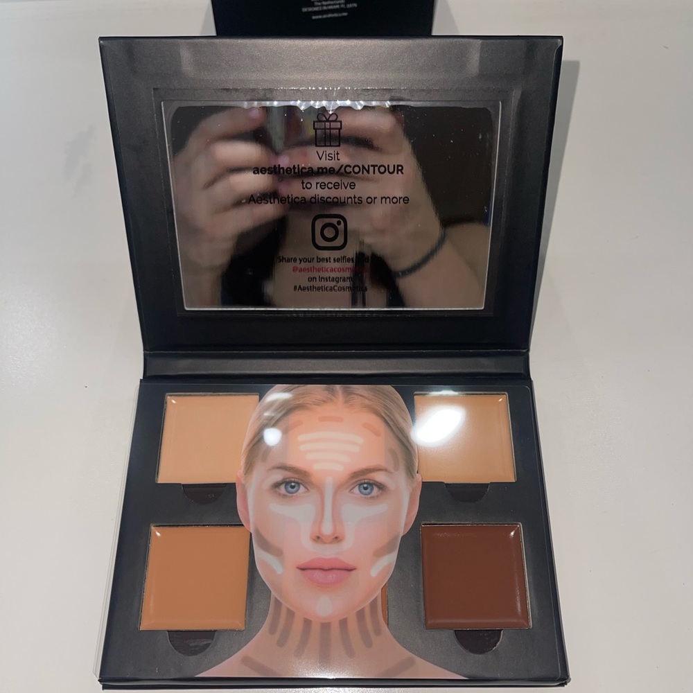 Aesthetica cream contour kit